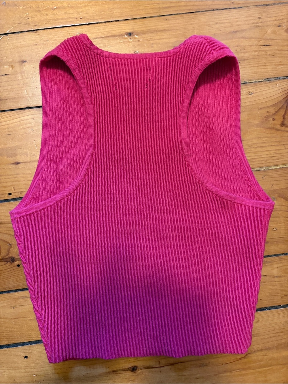 Simons Bright Fuchsia Ribbed Crop Tank - Picture 3 of 6